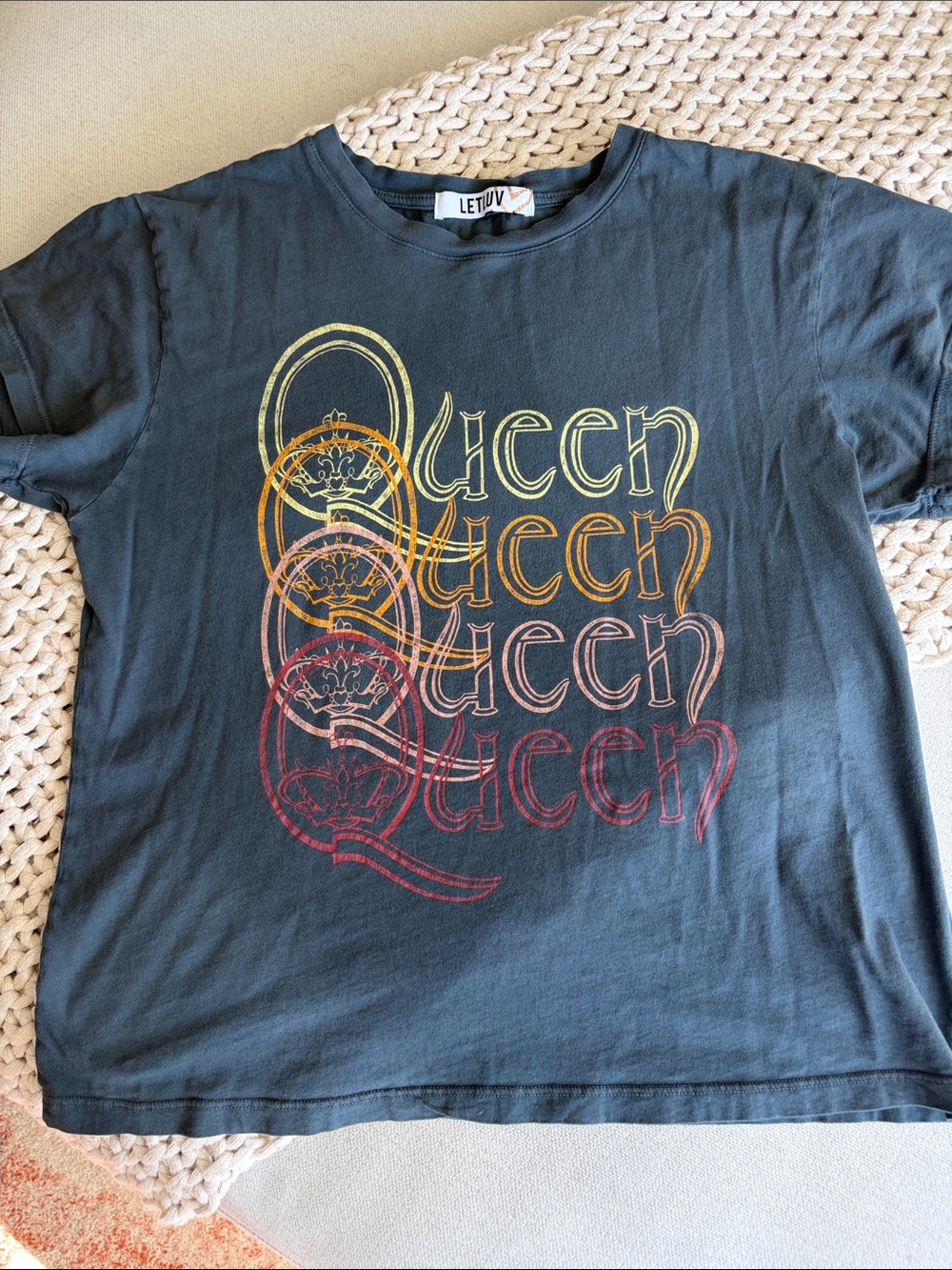 Everlane- Black 'Queen' Graphic Short Sleeve Tee
